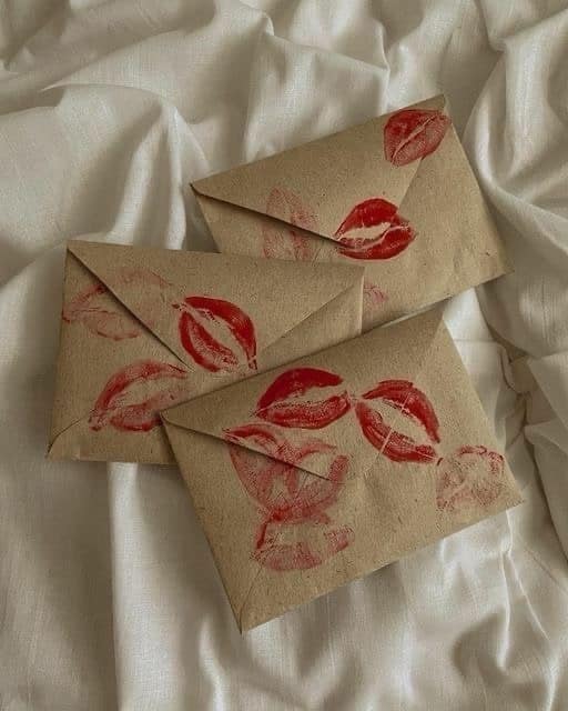 Let’s Bring Back Writing Love Letters